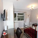 Fern Howe בית הארחה 4*